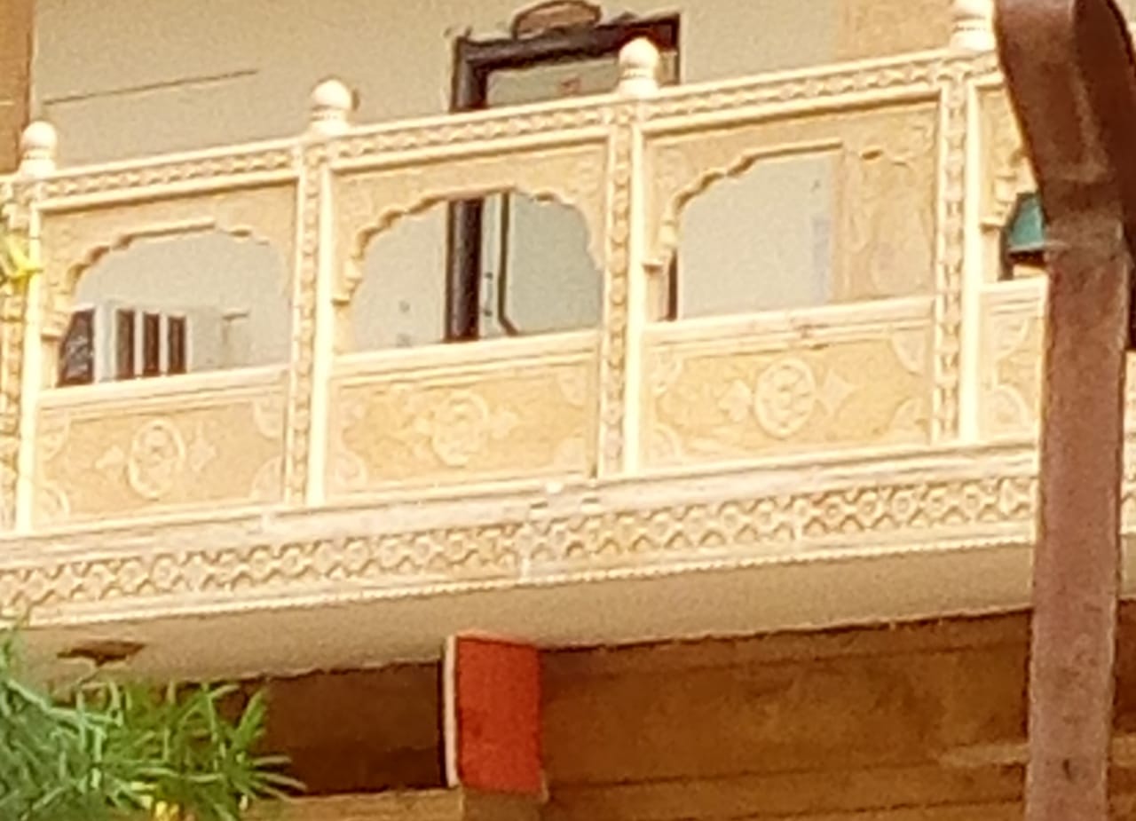 Jaisalmer Yellow Stone/Marble Jali and Roof Railing