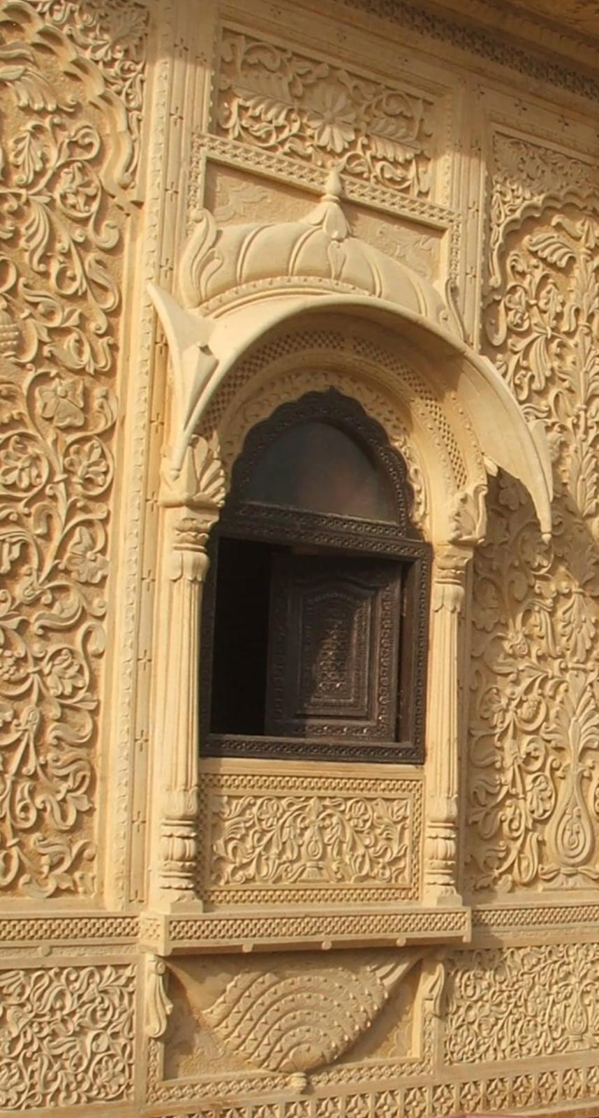 Jaisalmer Yellow Sandstone/Marble Window Hetitage Jharokha