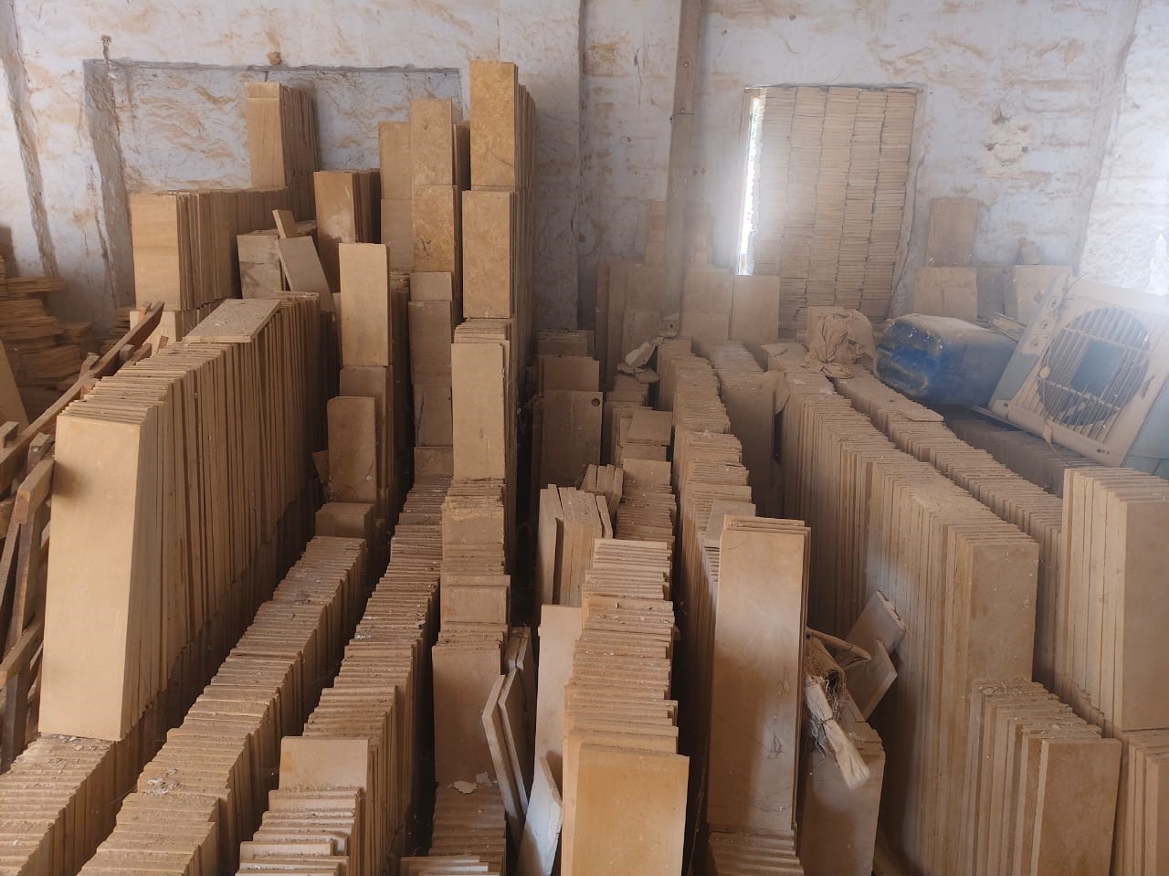 Unpolished Jaisalmer Yellow Moolsagar Marble Tile/Cut Piece 18mm (Khandupa/Mundri/Sipla)